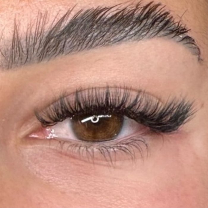 Cils intenses